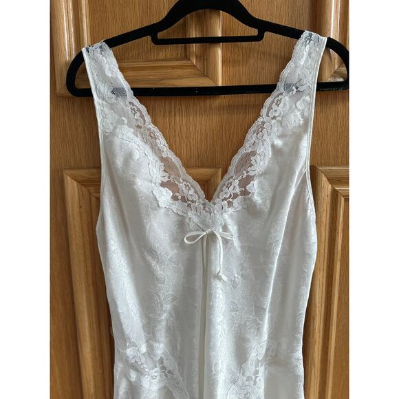 Vintage Women's Ivory Floral Satin Lace Nightgown Slip Dress – Size S/M - Picture 4 of 6
